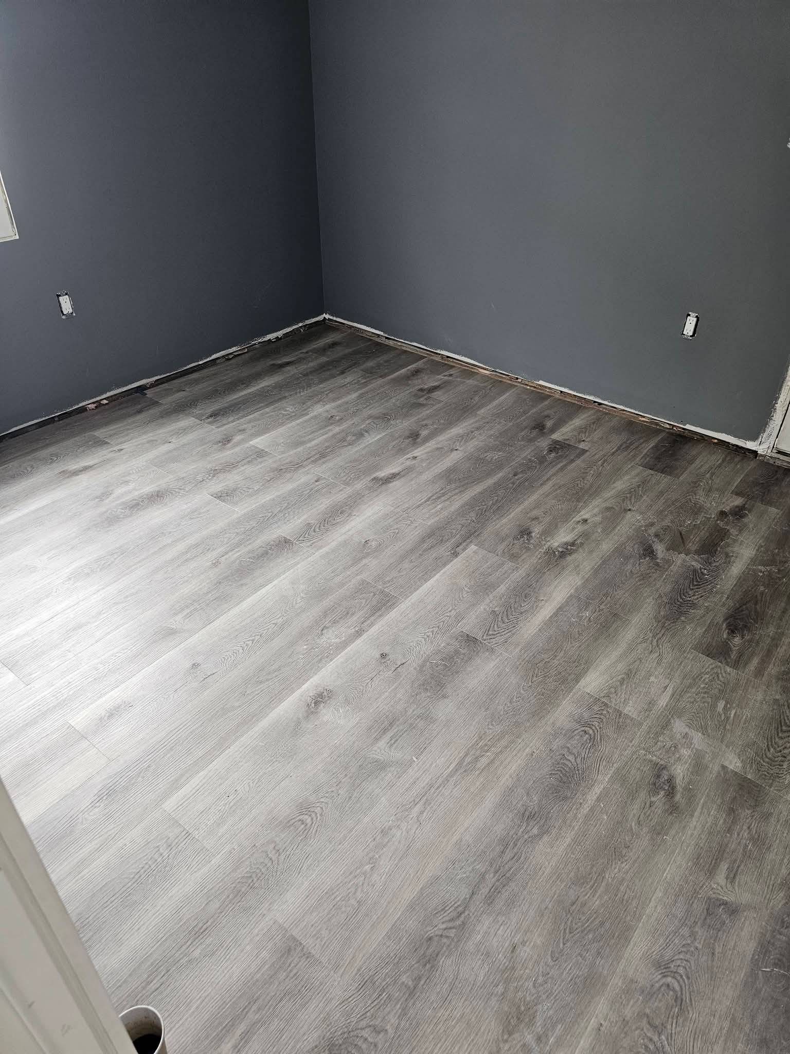 ZAIN CONSTRUCTION

FLOORING...