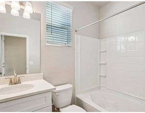 بيت للإيجار في منطقة سبرايس - House for Rent - Surprise